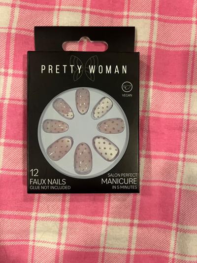 Pretty Woman Faux Nails with Gold Gems 12ct