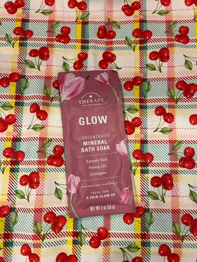 Village Naturals Therapy Glow Mineral Bath Soak