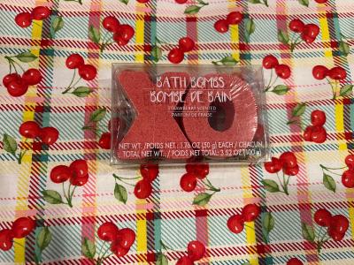 XO Bath Bombs Strawberry Scented 2-pack