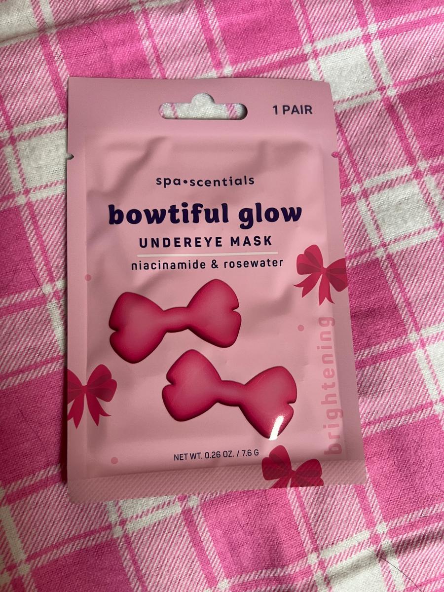 Spa Scentials Bowtiful Glow Undereye Mask niacinamide & rosewater
