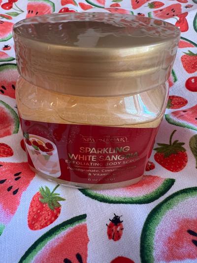 The Spathecary Sparkling White Sangria Exfoliating Body Scrub 6oz