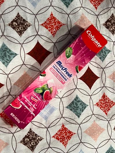 Colgate MaxFresh Watermelon Blast Toothpaste