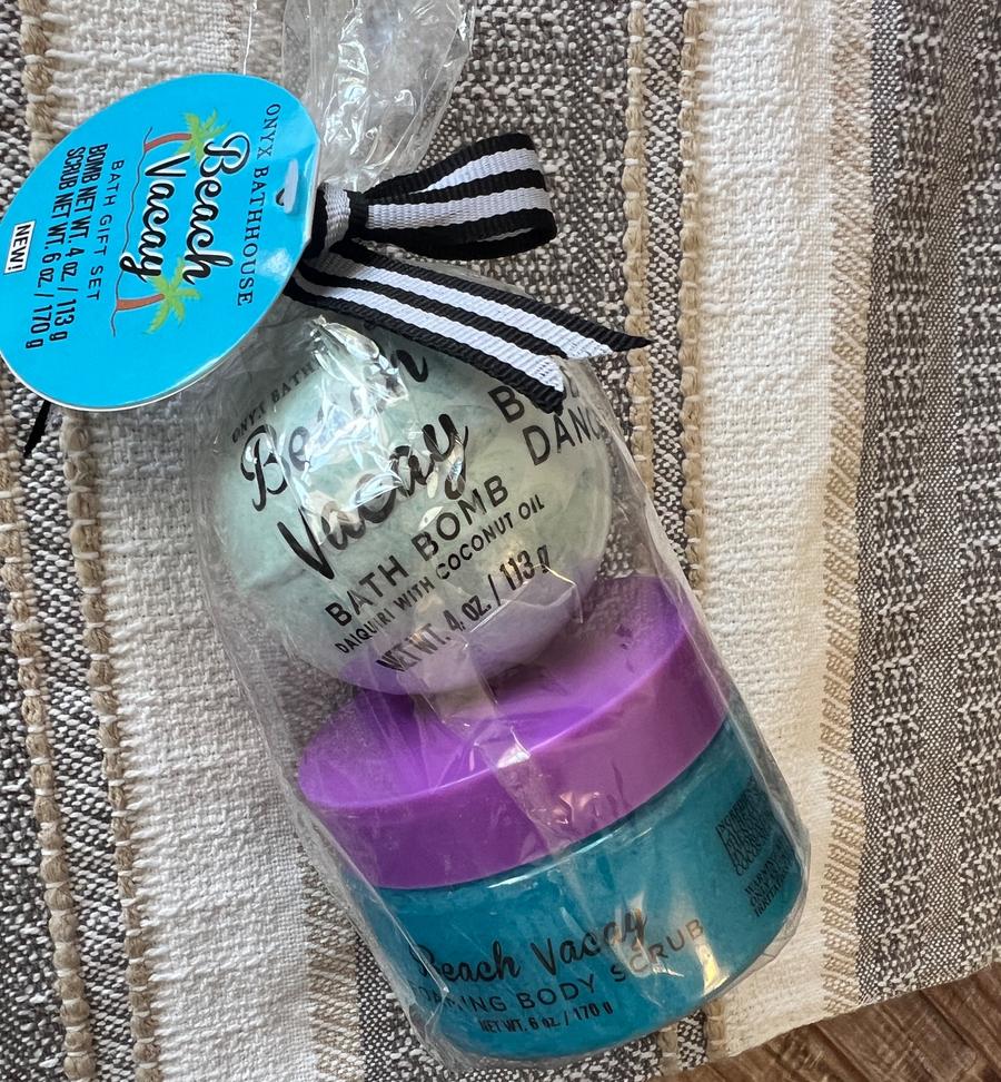 Beach Vacay Bath Gift Set – Bath Bomb & Body Scrub