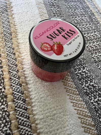 Kleancolor Sugar Kiss Strawberry Sugar Lip Scrub