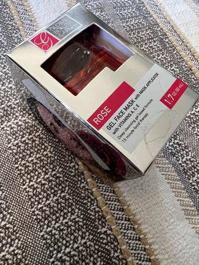 Global Beauty Care Rose Gel Face Mask with Applicator