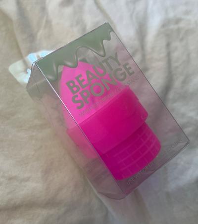 Beauty Sponge with Ice Cream Cone Stand