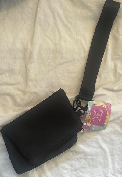 LuLu Dupe/ Black Wristlet
