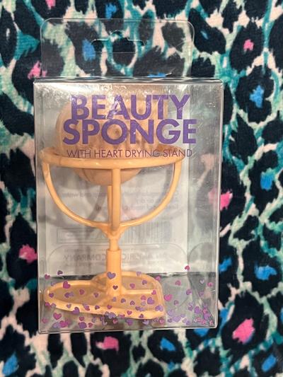 Beauty Sponge with Heart Drying Stand