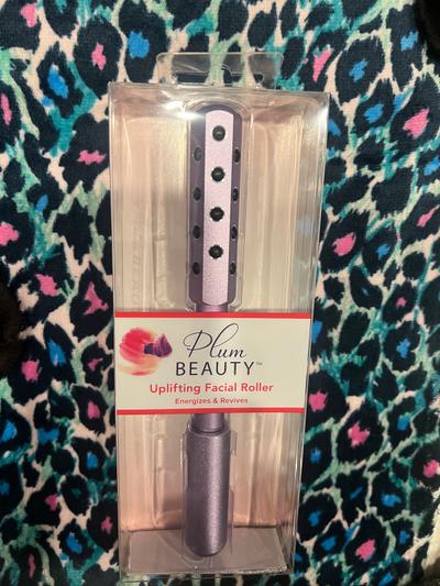 Plum Beauty Uplifting Facial Roller