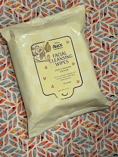 Disney Alice in Wonderland Facial Cleansing Wipes / Cherry Blossom 25ct
