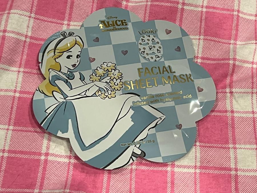 Disney Alice in Wonderland Facial Sheet Mask/  Vanilla Rose