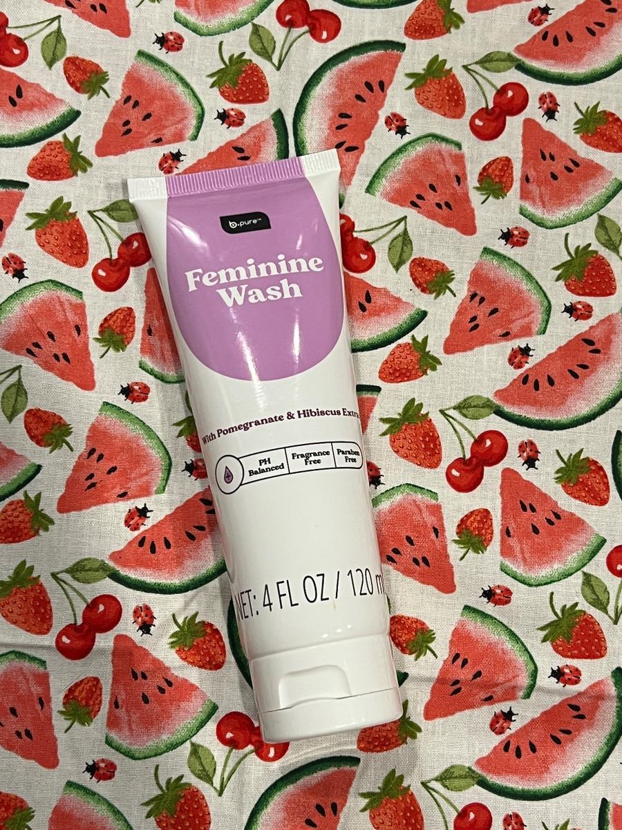 b.pure Feminine Wash Pomegranate & Hibiscus 4oz