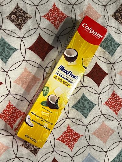 Colgate MaxFresh UltraFreeze Pineapple Coconut Crush Toothpaste