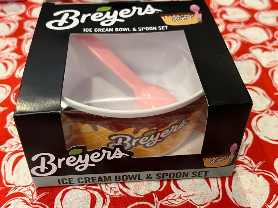 Breyers Ice Cream Bowl & Spoon Set