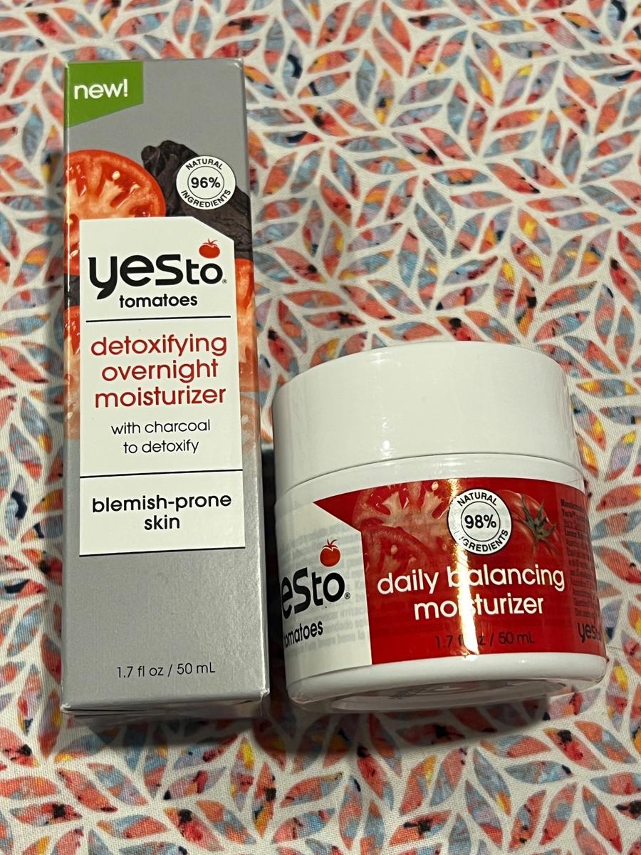 Yes To Tomatoes Moisturizer Duo – Overnight Detox & Daily Balancing
