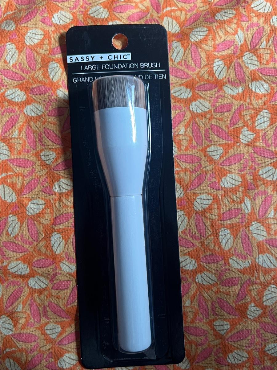 Sassy + Chic Large Foundation Brush